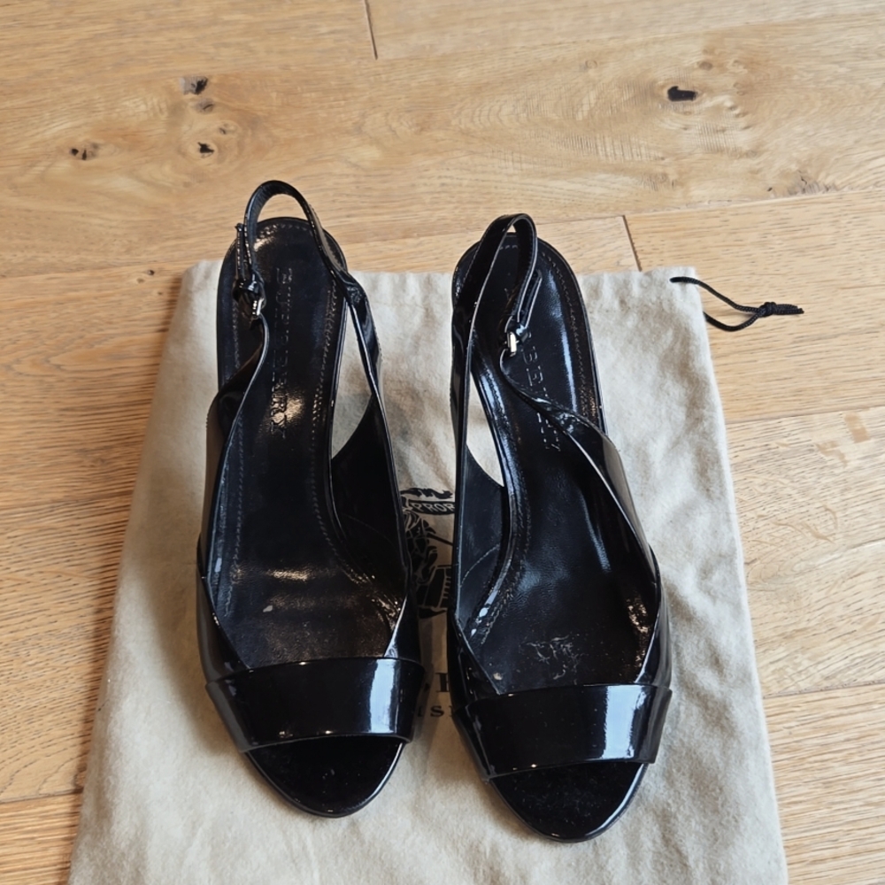 Burberry Patent Leather Slingback Sandals size EU 37